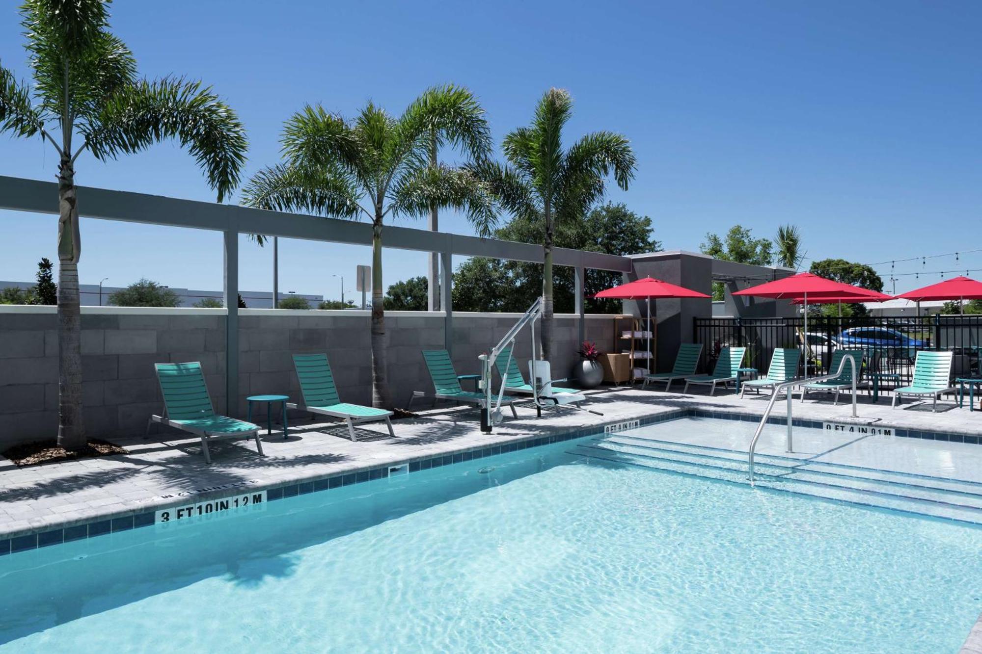 Home2 Suites By Hilton Orlando Airport Ngoại thất bức ảnh